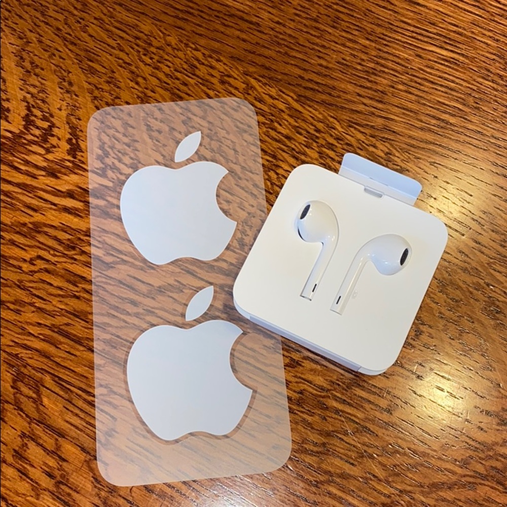 Brand New Apple EarPods-Wired!